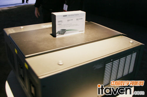 ӍD8800infocomm2012